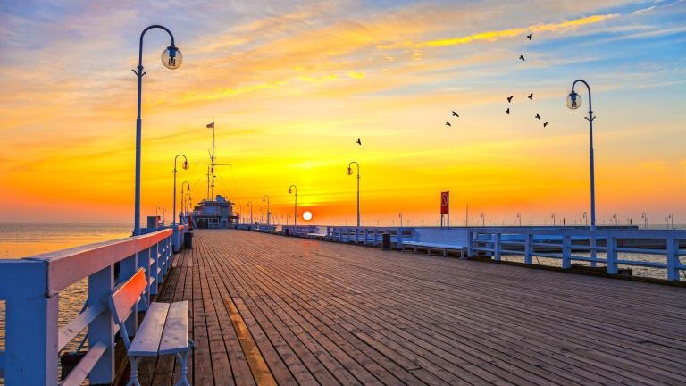 shutterstock_136568459 Sunrise at the pier in Sopot, Poland..jpg