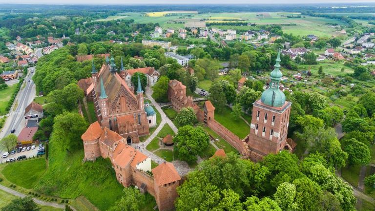 Bird-eye view of the Cathedral of Frombork, Poland shutterstock_650130007.jpg