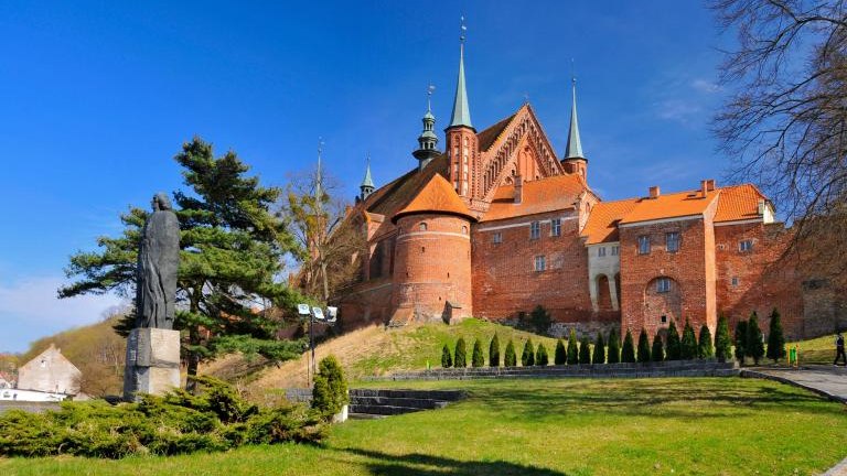 Frombork Cathedral in Frombork, Warmian-Masurian Voivodeship, Poland shutterstock_2192586359.jpg